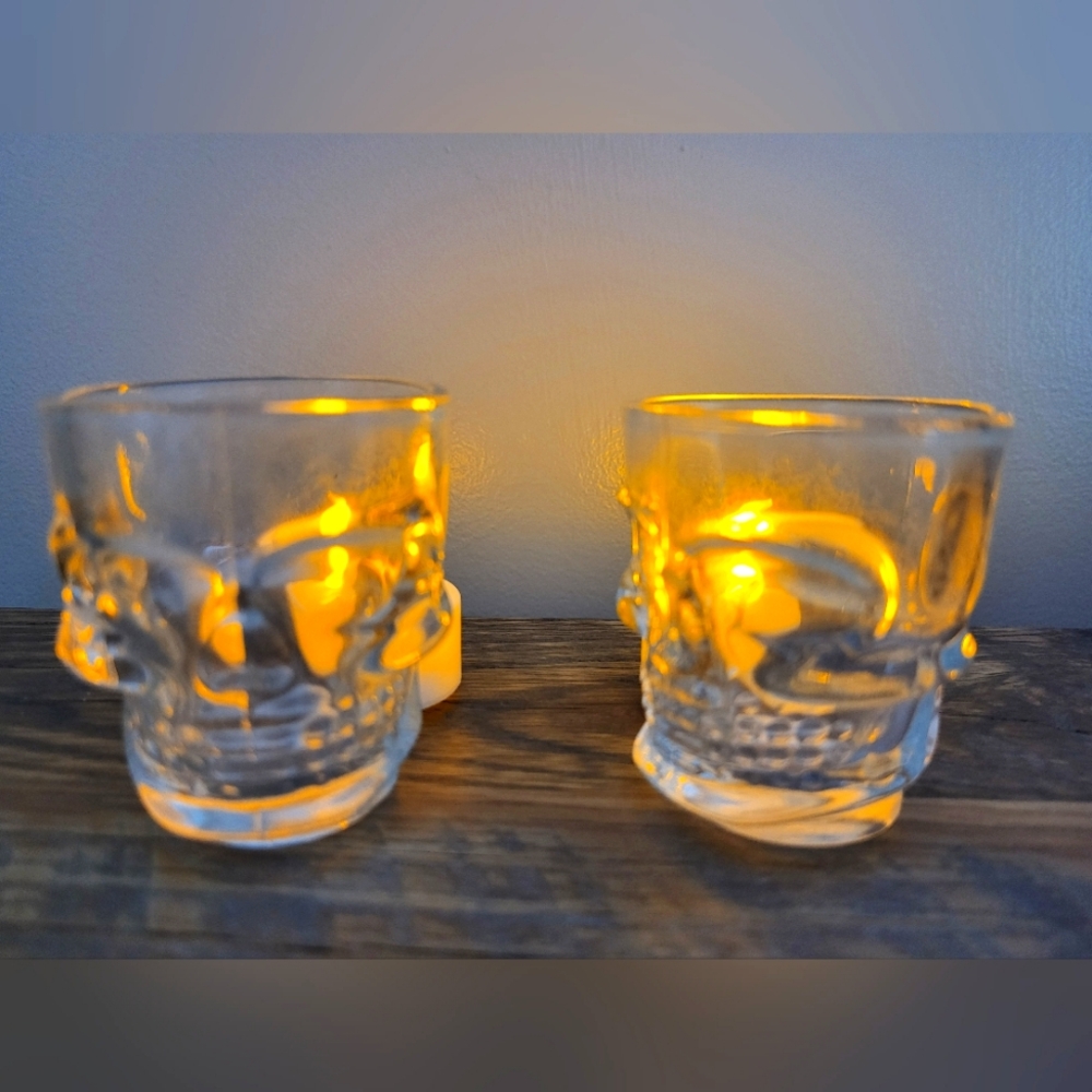 1 Set Of 2 Clear SKULL Shot Glasses. Never Used. Only Displayed